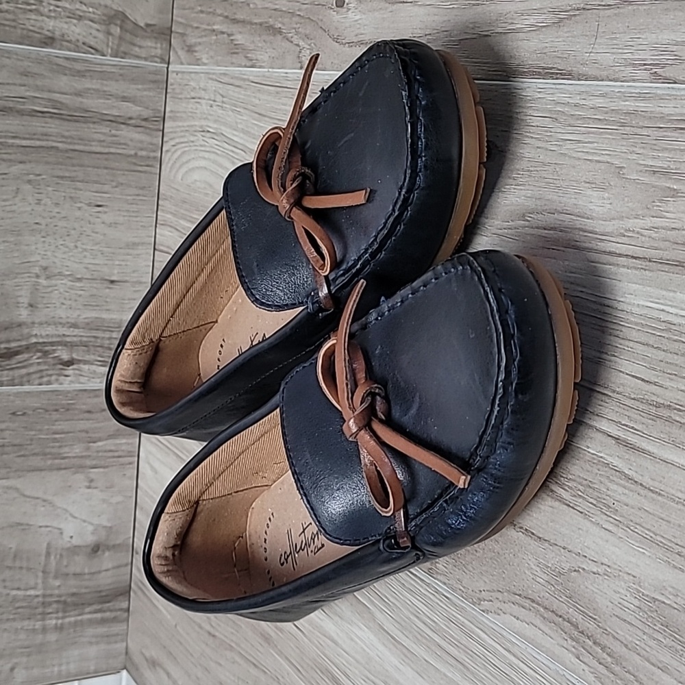 Clarks Collection Ultimate Comfort Women’s Black Leather Boat Shoes